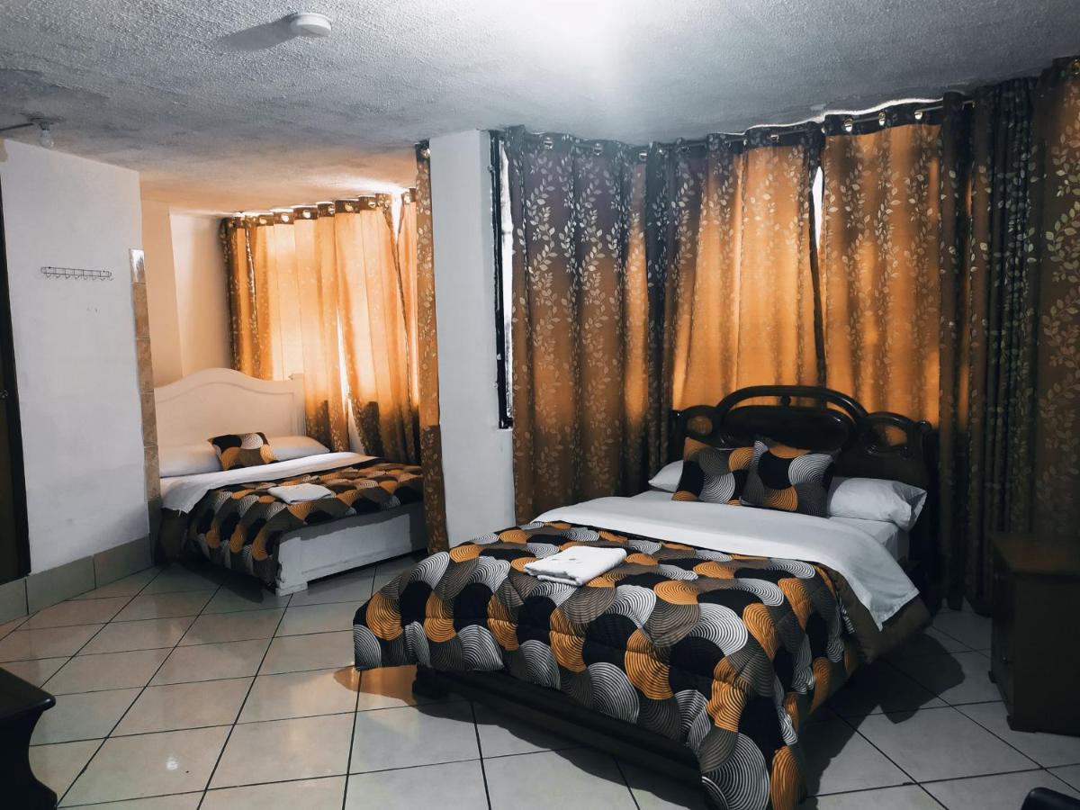 Hostal Ajavi Del Sur Quito Buitenkant foto