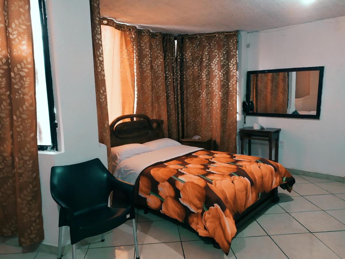 Hostal Ajavi Del Sur Quito Buitenkant foto